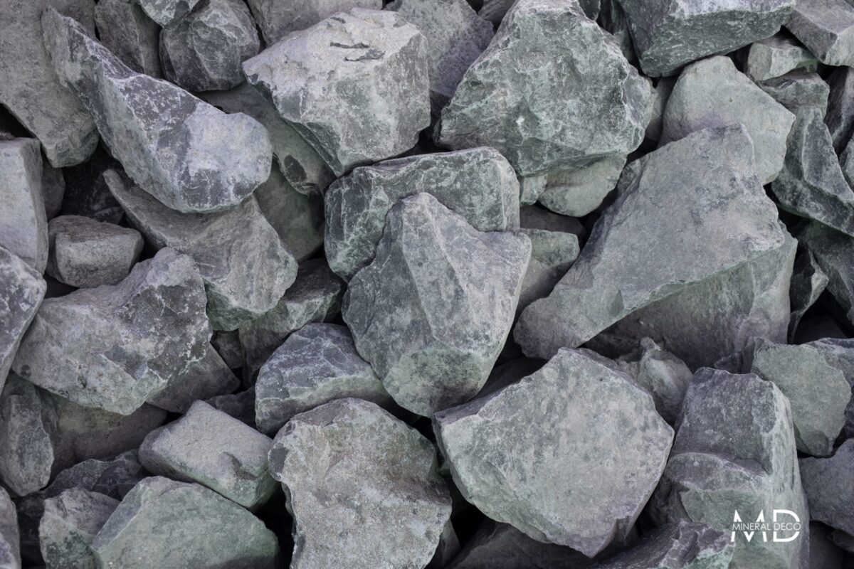 Bloc carbone basalte paillage pierre à gabion