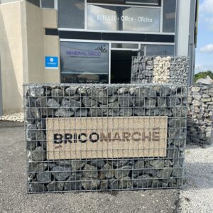 Gabion personnalisé, logo entreprise bricomarché